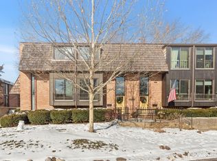 436 W Russell St #5, Barrington, IL 60010