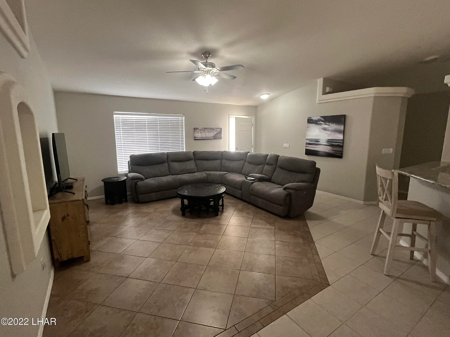 3 bed, 2.0 bath, 1649 sqft, $2,400 — Photo 3