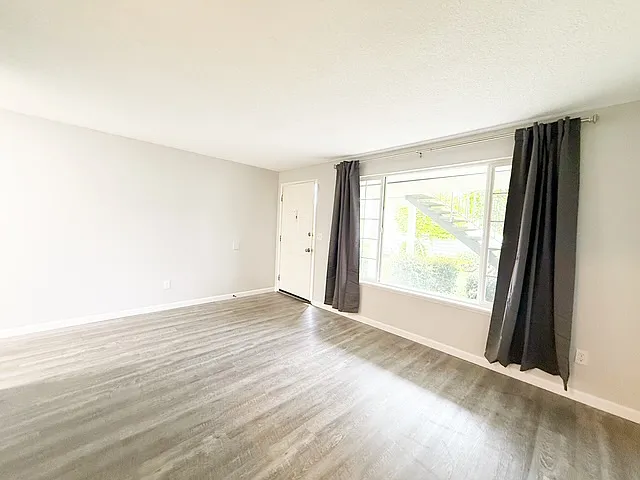 2512 Crystal Springs Rd W #4 — Photo 4