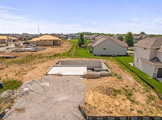 24213 W 91st Ter, Lenexa, KS 66227