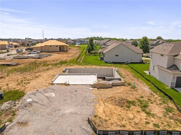 24213 W 91st Ter, Lenexa, KS 66227