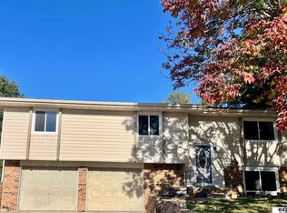 5529 S 152nd St, Omaha, NE 68137