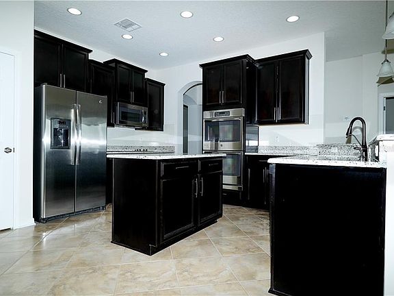 5th image of 293 Blue Cypress Dr