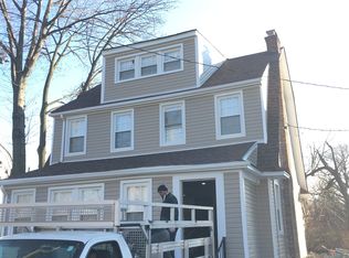 19708 104th Ave, Saint Albans, NY 11412