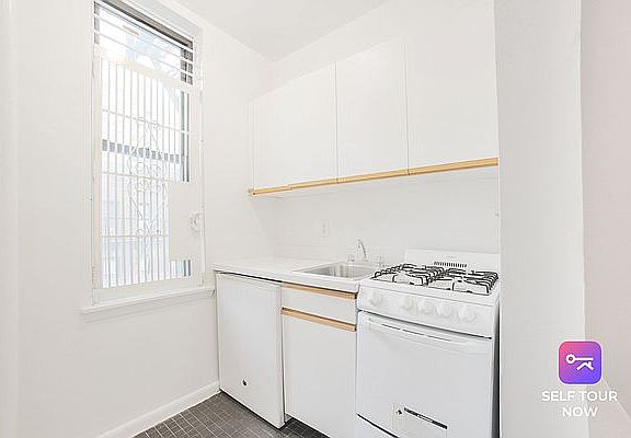 4th image of 1668 3rd Ave #4C