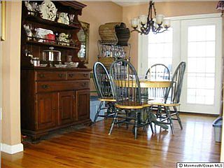 4th image of 378 Jarome St