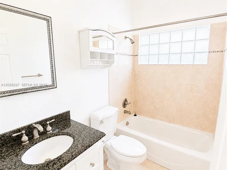 569 Spinnaker — Photo 22