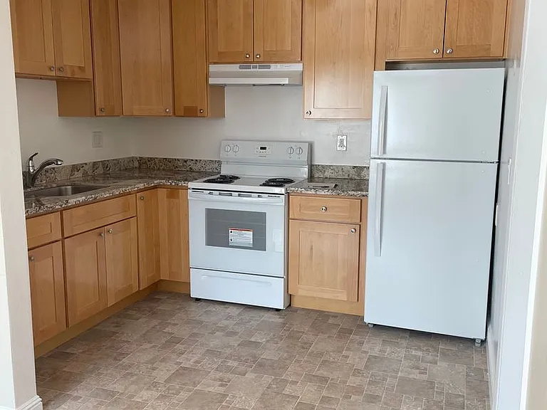 2857 Marlborough Ave — Photo 2