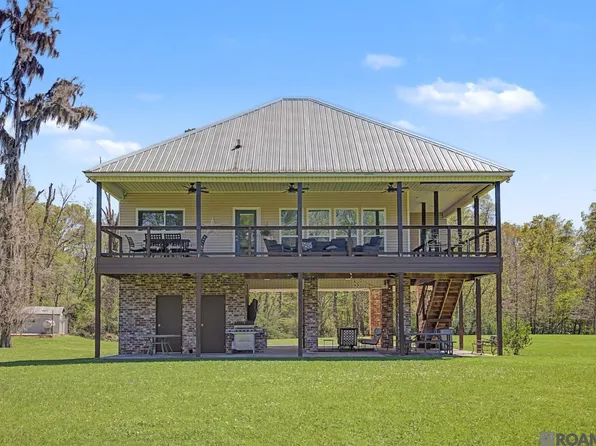 17693 Cove Ln, Port Vincent, LA 70726