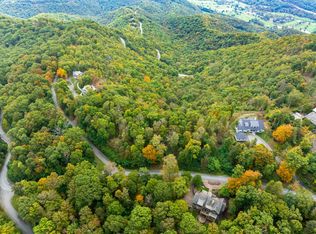 201 Summit Village Trl, White Sulphur Springs, WV 24986