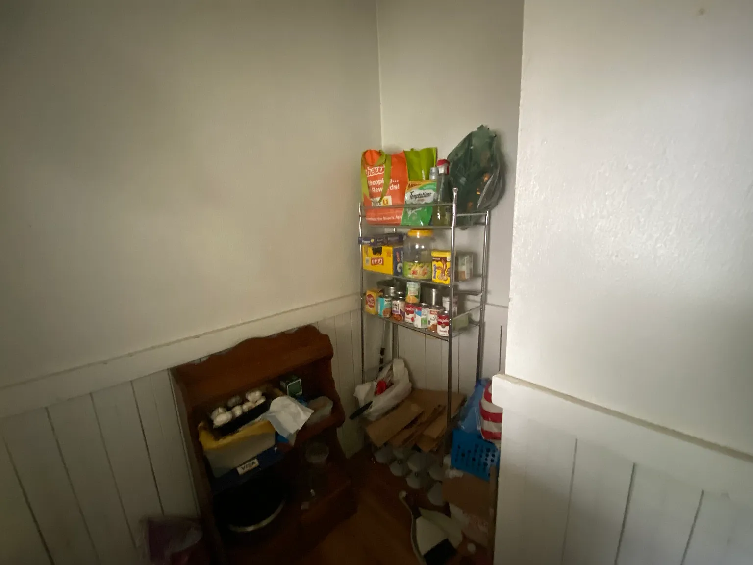 3 bed, 9999 sqft, $2,850 — Photo 2