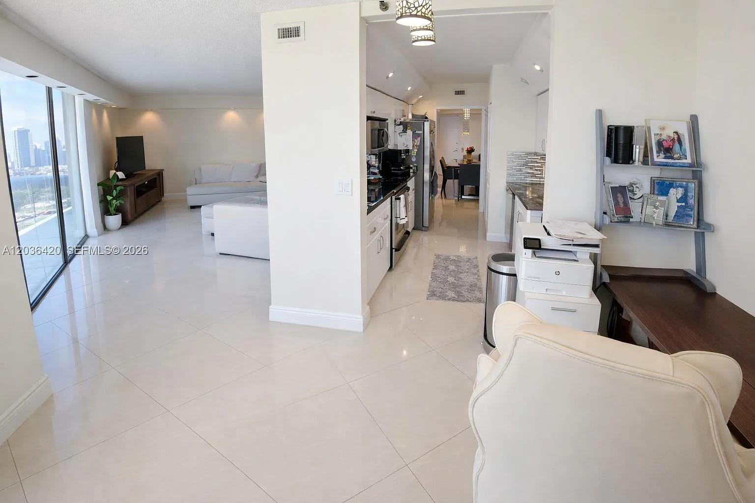 2 bed, 1522 sqft, $3,900 — Photo 4