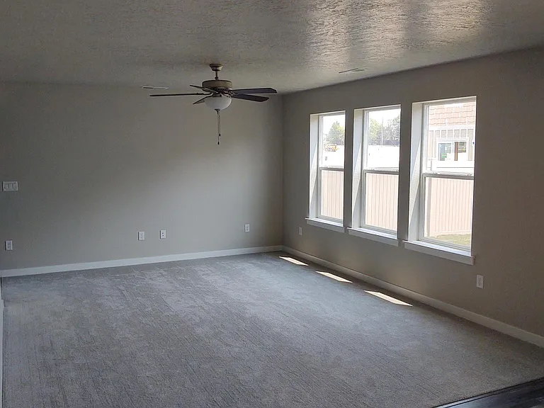 5992 S Carlburg Ave — Photo 9