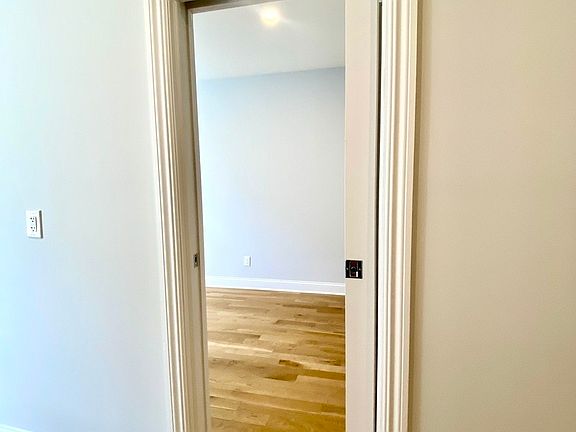 4th image of 520 E 79th St APT 5H