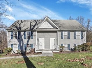 1 Bel Air Dr, Wallkill, NY 12589