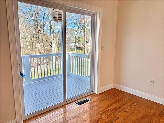 5th image of 378 Gauthier Dr