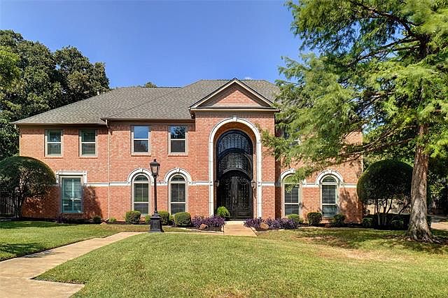 1st image of 305 W Chapel Downs Dr