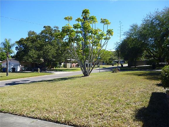 2nd image of 3881 Whiting Dr SE