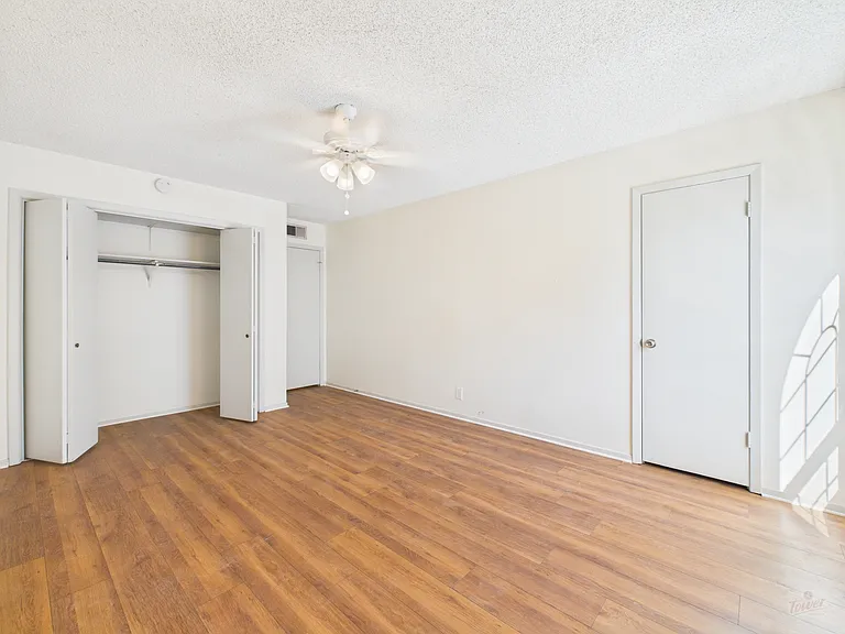 910 Duncan Ln — Photo 31