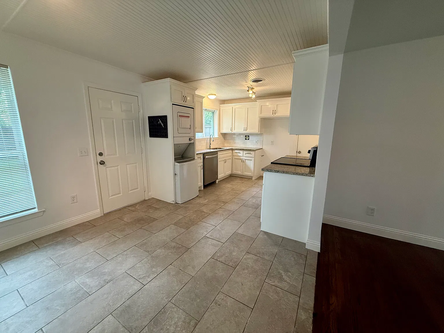 3 bed, 1.5 bath, 1424 sqft, $1,850 — Photo 4