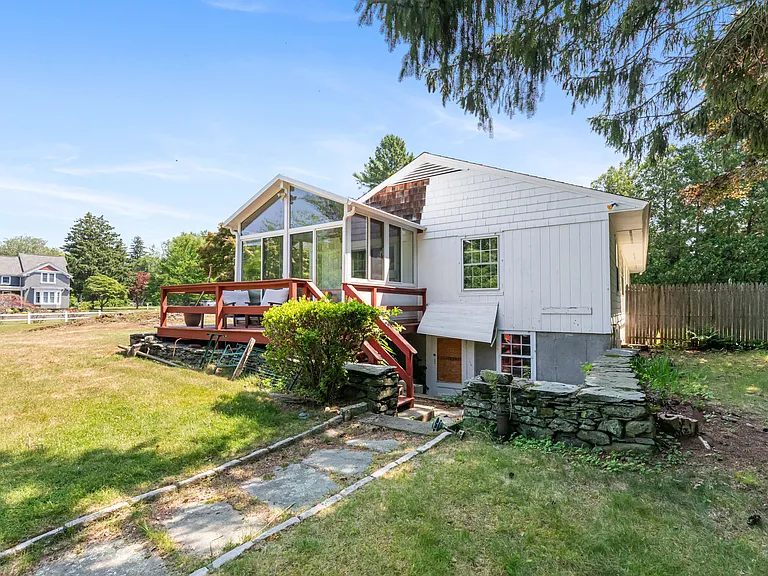 355 Pearse Rd — Photo 54