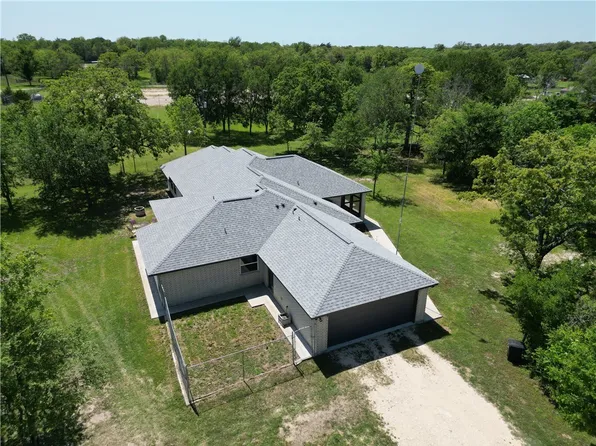 2755 Overlook Rd, Caldwell, TX 77836
