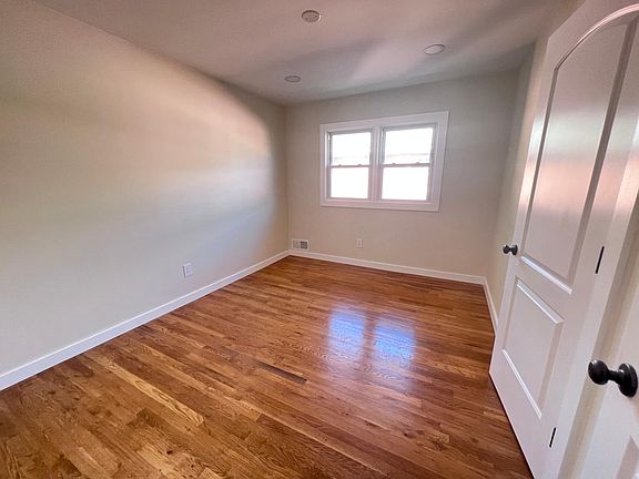5th image of 243 Lakewood Dr Floor 2