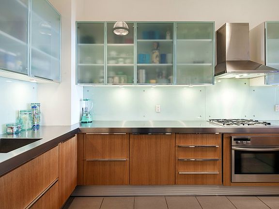 3rd image of 121 W 20th St APT 5E