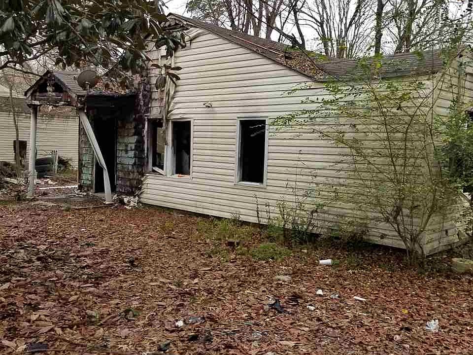 2nd image of 3921 Ilano Dr