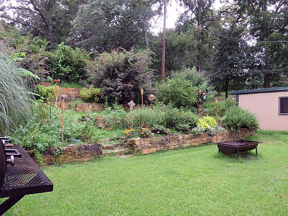 2nd image of 1002 Woodland Dr