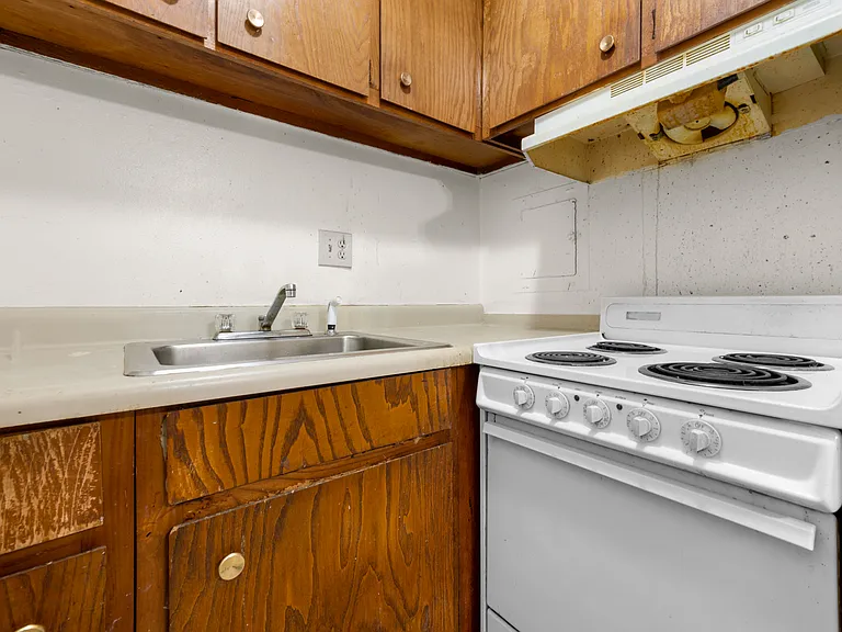 35 Deerfield Ct #C1 — Photo 5