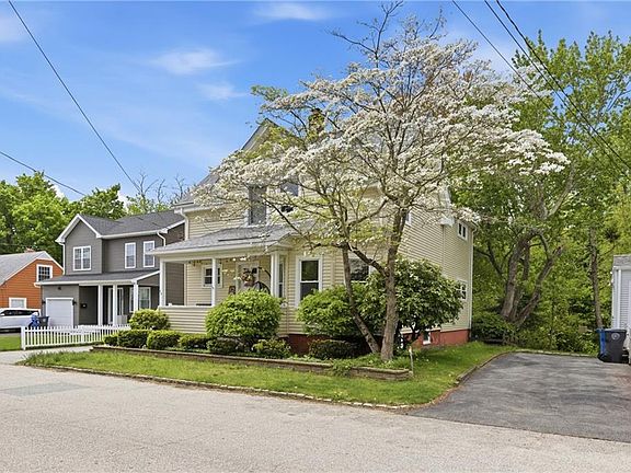 2nd image of 27 Hemlock Ave