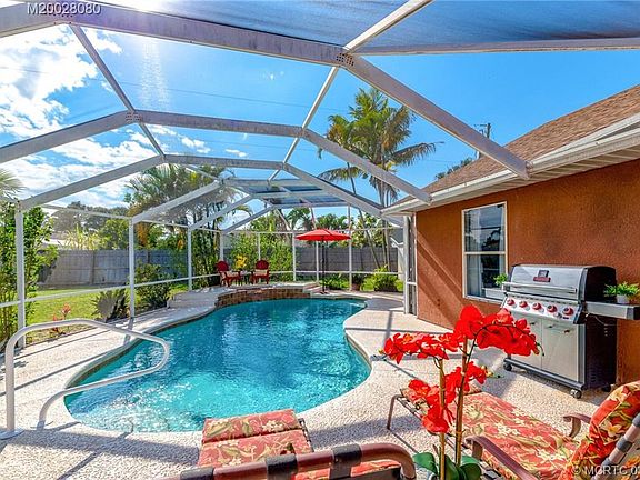 3rd image of 2110 SE Bowie St