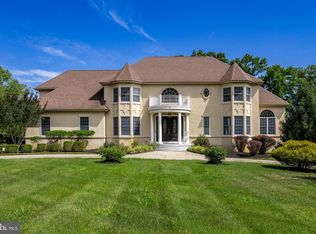 17 S Elmwood Rd, Marlton, NJ 08053