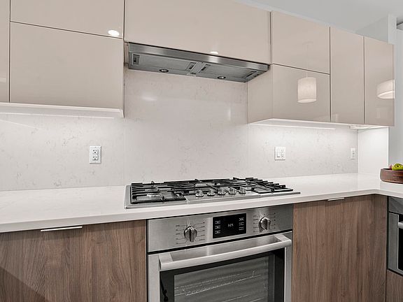 3rd image of 9 Avenue At Port Imperial #605