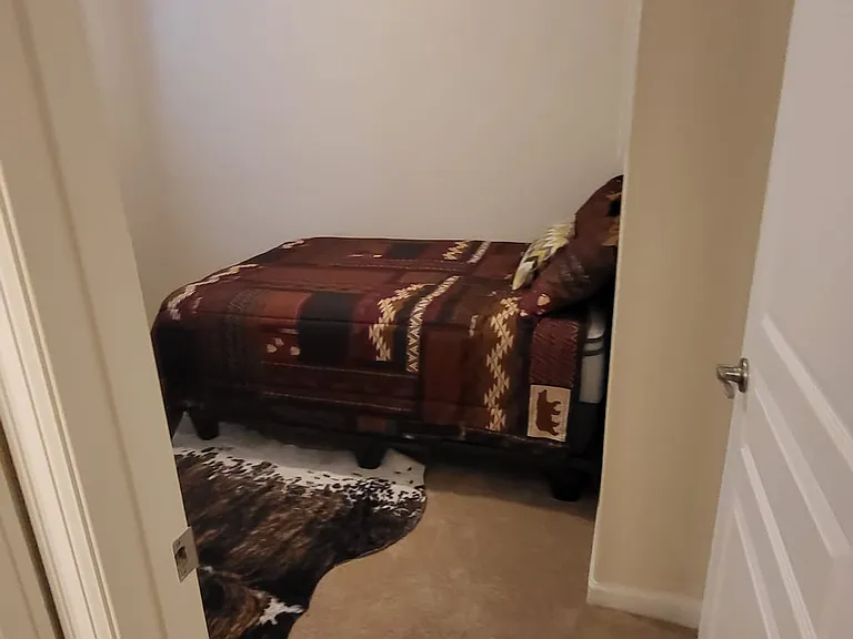 6613 Folsom Hts — Photo 12
