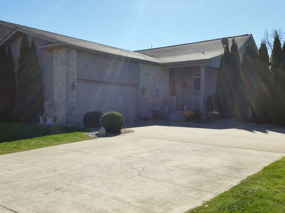 1st image of 571 Hampton Lake Dr
