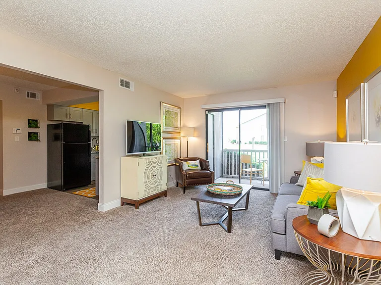 The Reserve At Barry Apartments — Photo 23