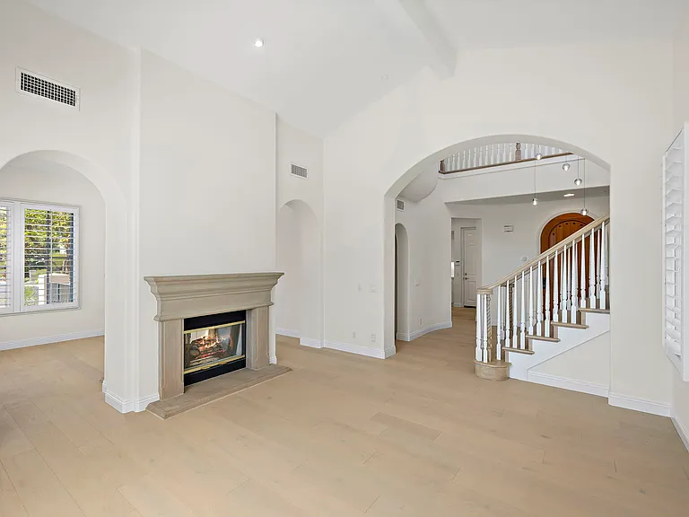 150 Sidney Bay Dr — Photo 6