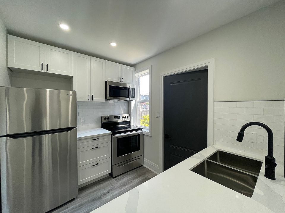 1st image of 554 Cannon St E #1