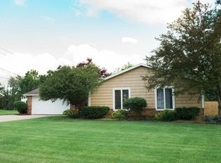 504 Bluffview Dr, Angola, IN 46703