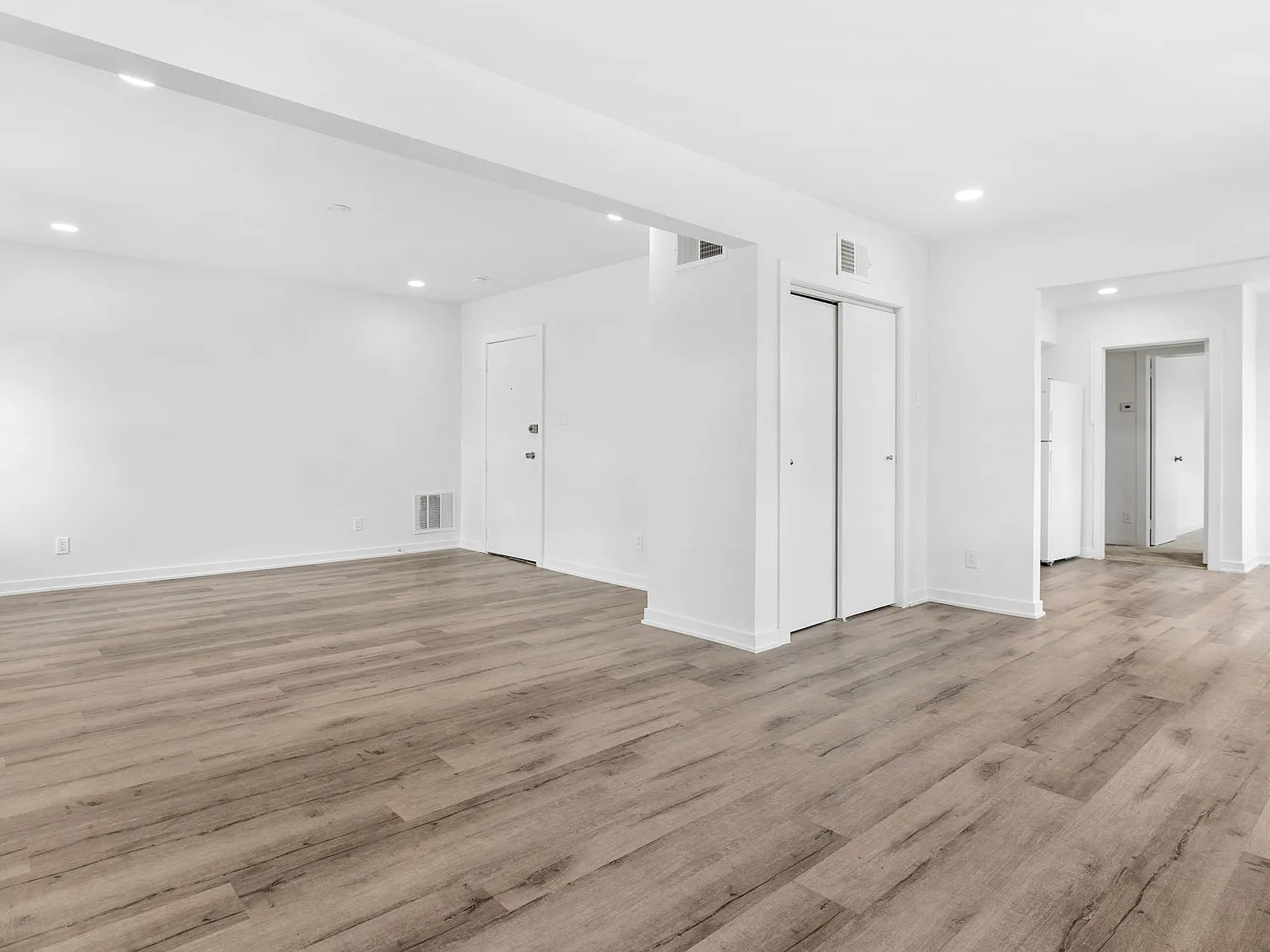 49 W Eagle Rd — Photo 2