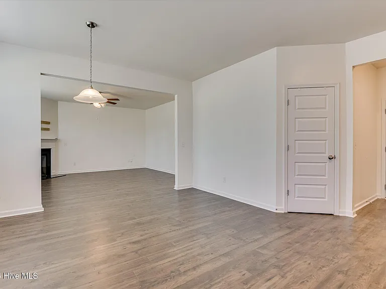 1147 Sims Dr — Photo 13