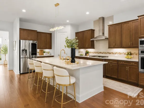 374 Hampton Trail Dr, Fort Mill, SC 29708