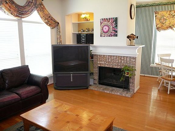 3rd image of 4680 Baldwin Ln