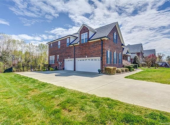 3rd image of 5425 Old Town Ln