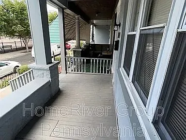 3 bed, 1.0 bath, 1196 sqft, $2,273 — Photo 3