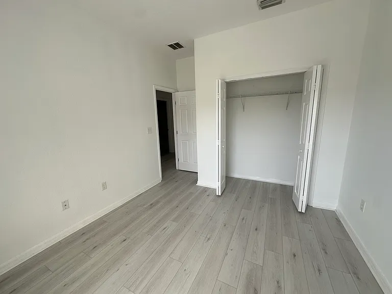 1802 Bassinger St — Photo 14