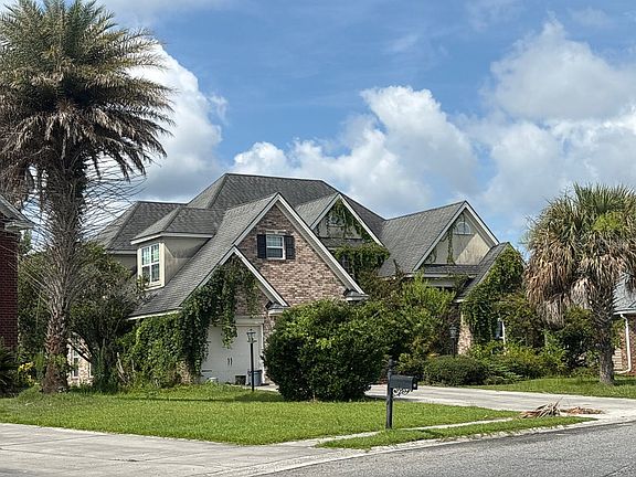 3rd image of 19 Clubhouse Dr