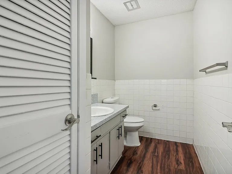 27-web-or-mls-James Ave-023